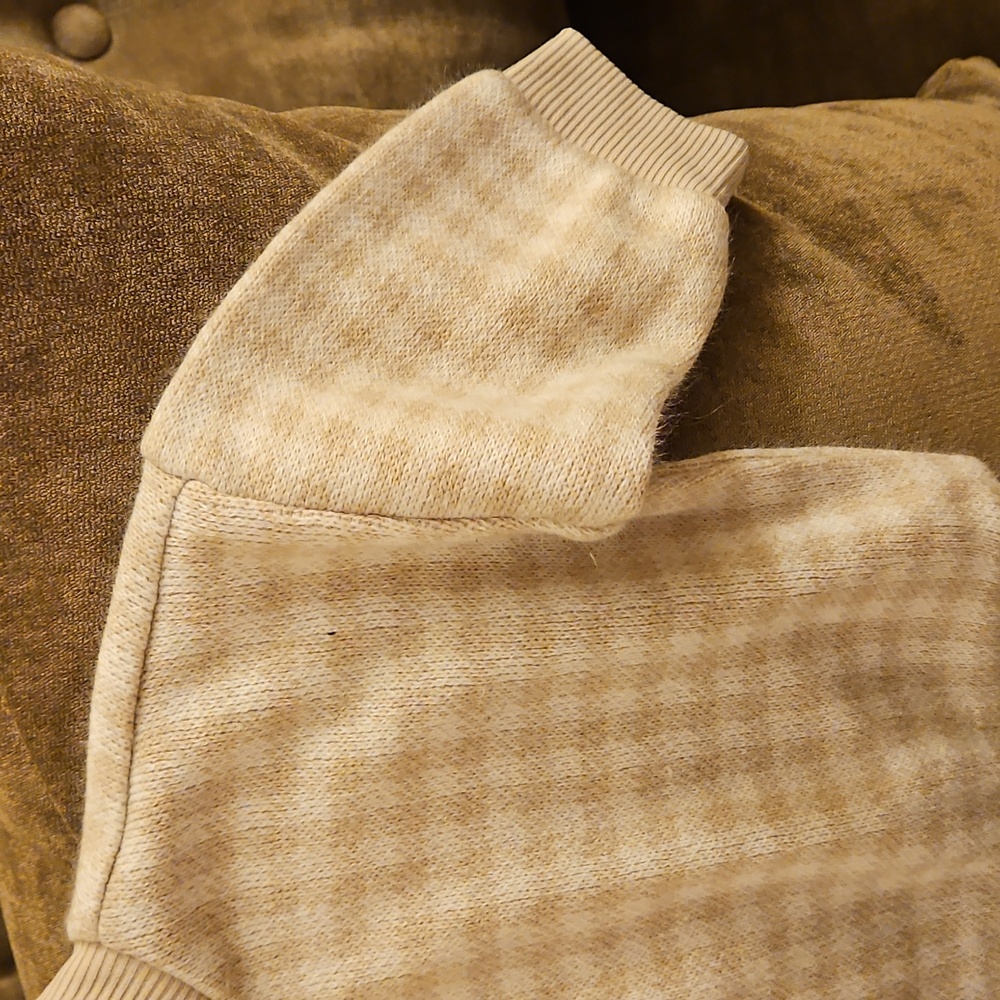 Sweater - Picture 3 of 4